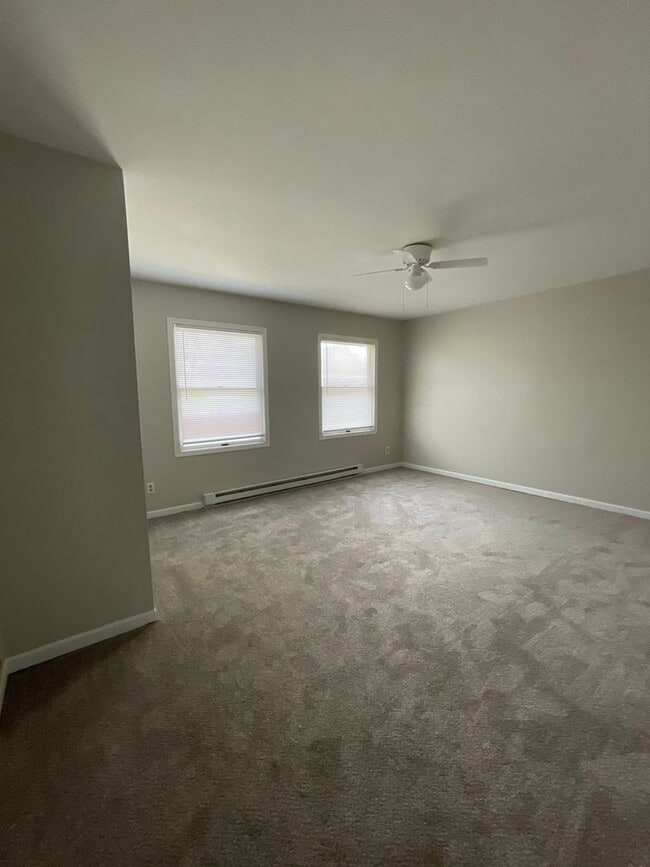 Building Photo - Welcome to this beautifully renovated 2-bedroom, 1.5-bathroom home in Columbus, OH!