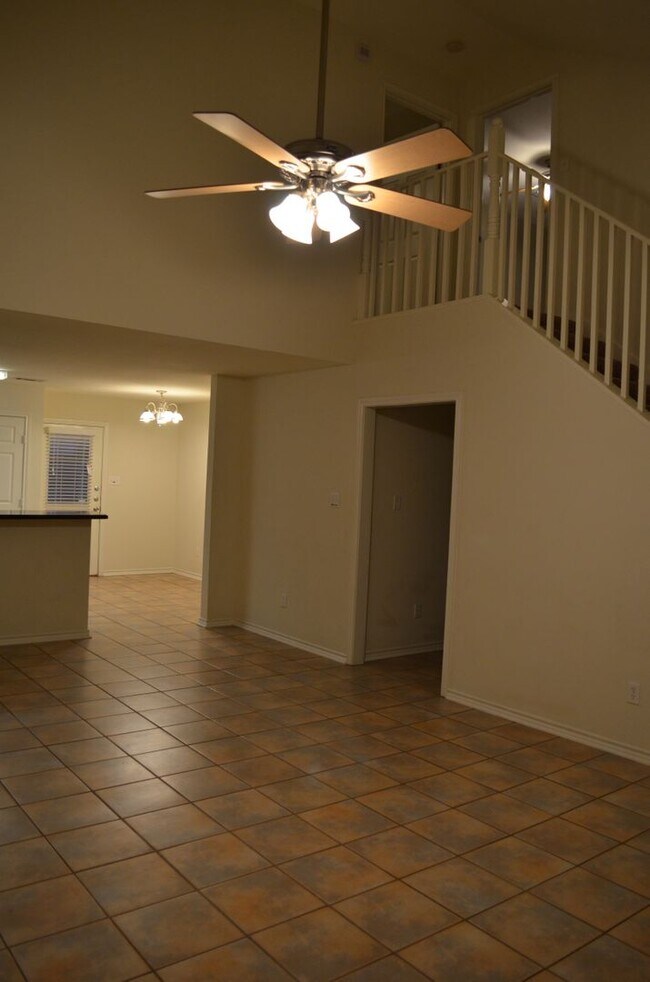 Building Photo - Available August 2026! 4 Bed/4 Bath Less t...