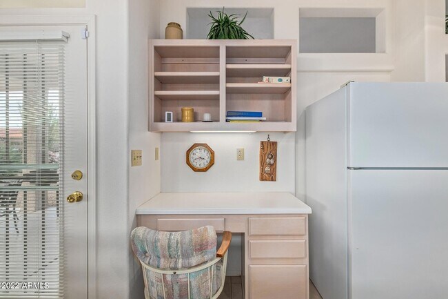 Building Photo - 14113 W Robertson Dr