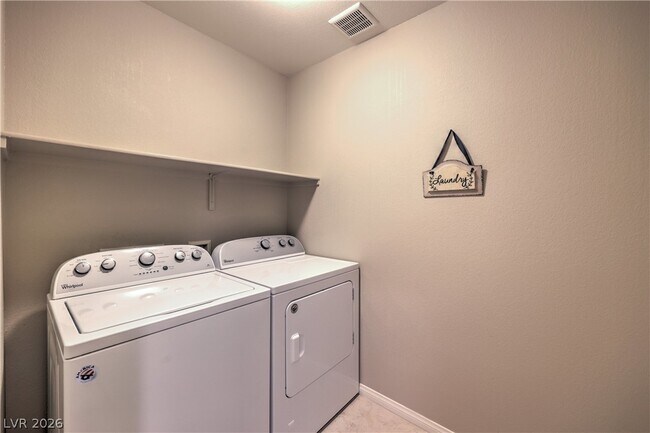 Building Photo - 3213 Molinos Dr