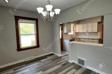 Building Photo - 4011 Fairview Dr