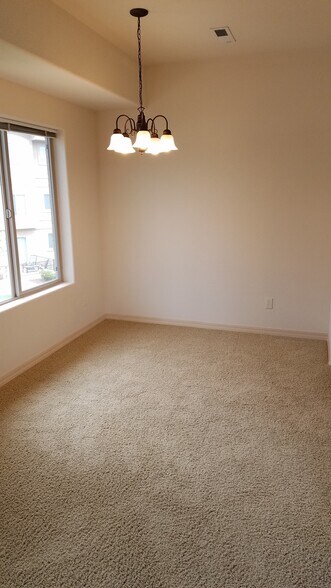 Building Photo - 1610 Little Bear Creek Pt