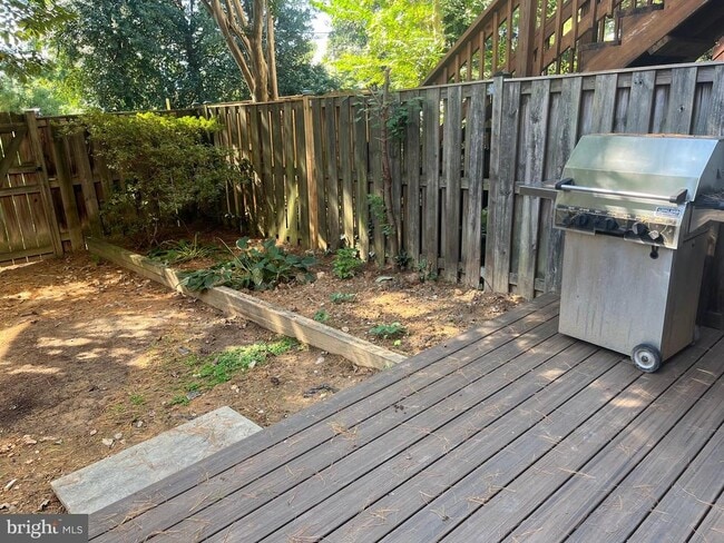 Building Photo - 6643 Medinah Ln