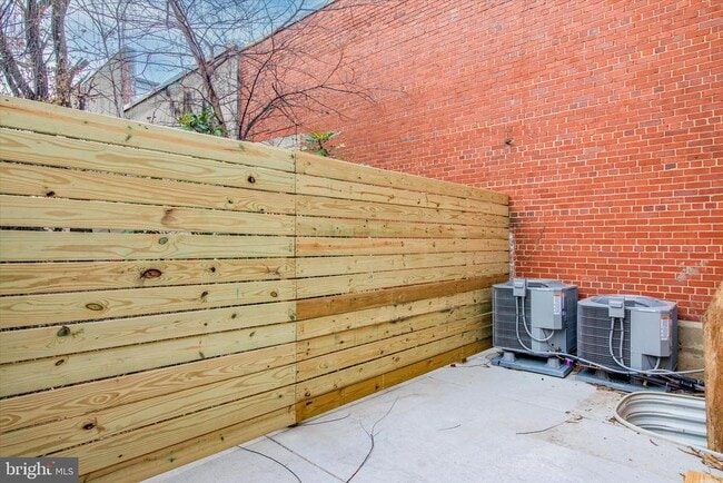 Building Photo - 1230 N Marshall St