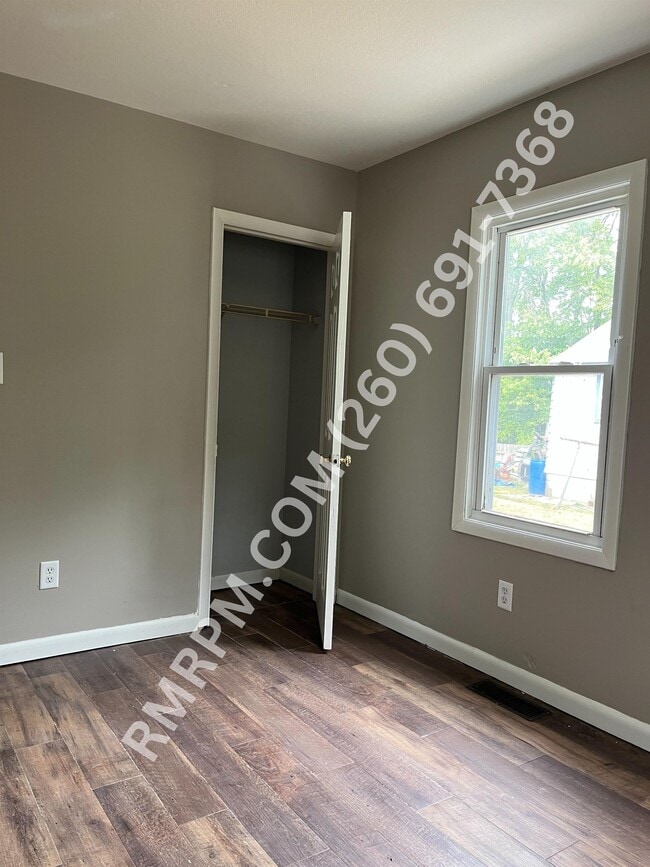 Building Photo - 1220 Fairview Ave