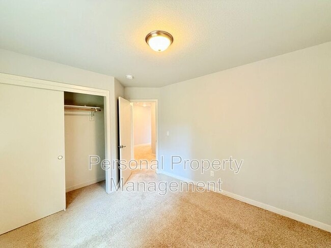Building Photo - 3541 NE 61st Way
