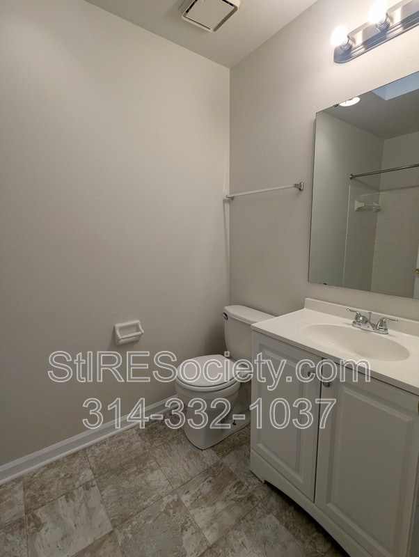 Building Photo - 2725 Allen Ave