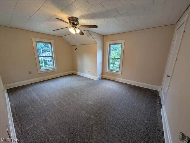 Building Photo - 486 Needham Ave