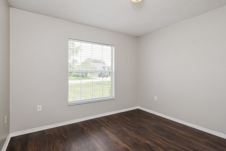 Building Photo - 600 Willet Cir