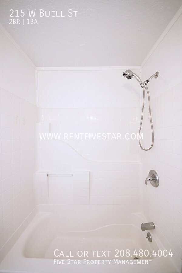 Building Photo - 215 W Buell St