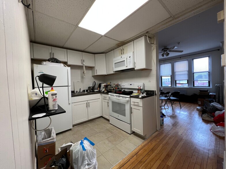 Building Photo - 439 Cambridge St