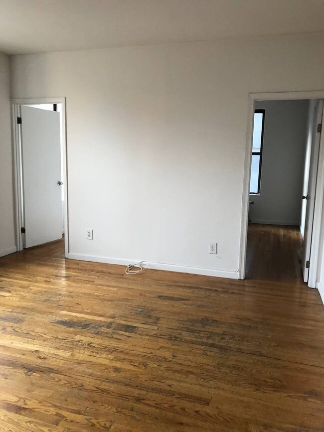 Building Photo - 3093 Fulton St