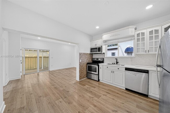 Building Photo - 426 SW 26th Rd