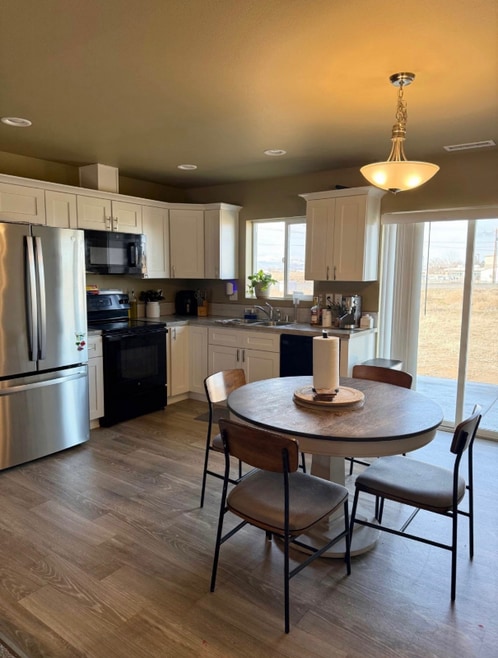 Building Photo - 216 E Montmorency Blvd