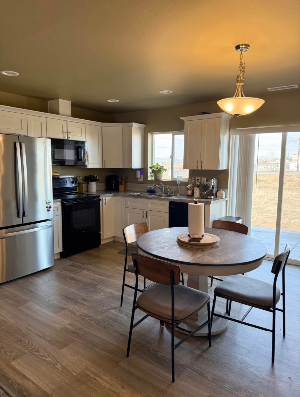 Building Photo - 216 E Montmorency Blvd