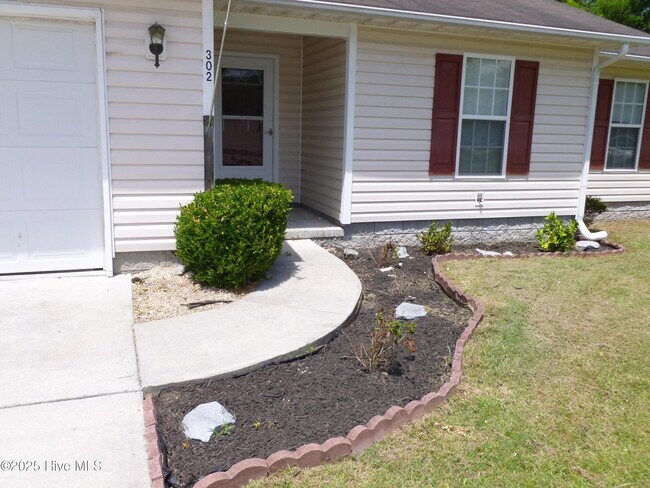 Building Photo - 302 Carlisle Ct