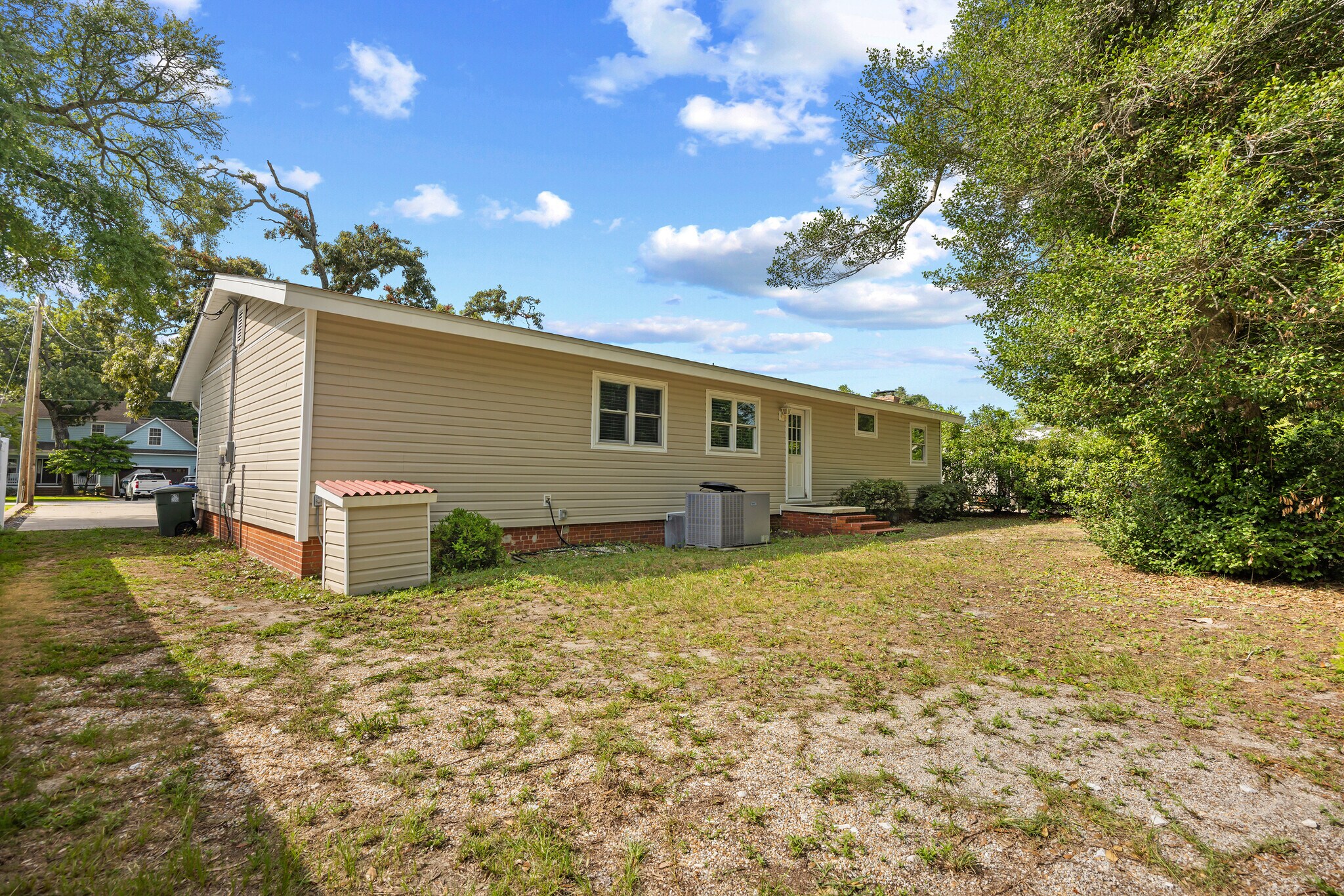 Building Photo - 807 Bellamy Rd