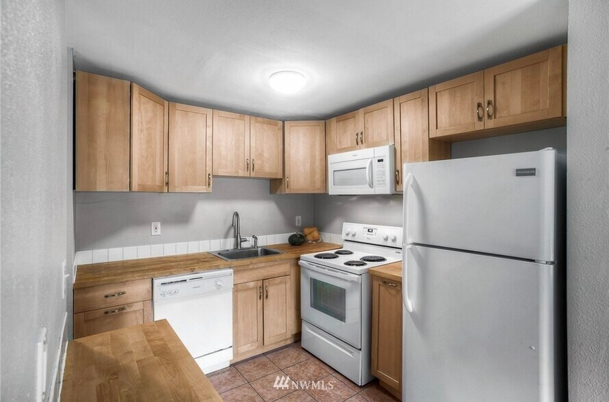 Building Photo - 10435 13th Avenue Ct S