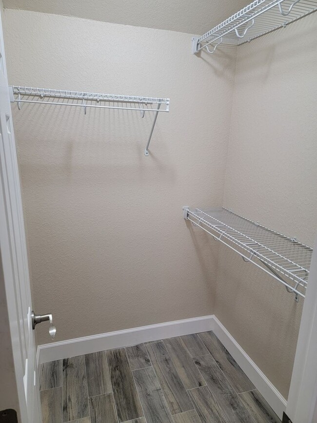 Building Photo - BRAND NEW 3/2 Townhome in Lakeside!!!!