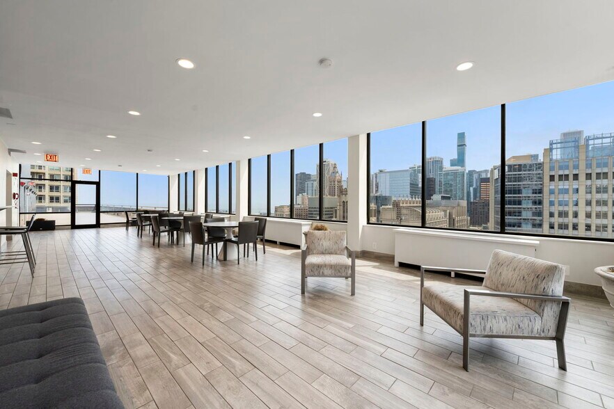 Building Photo - 222 E Pearson St