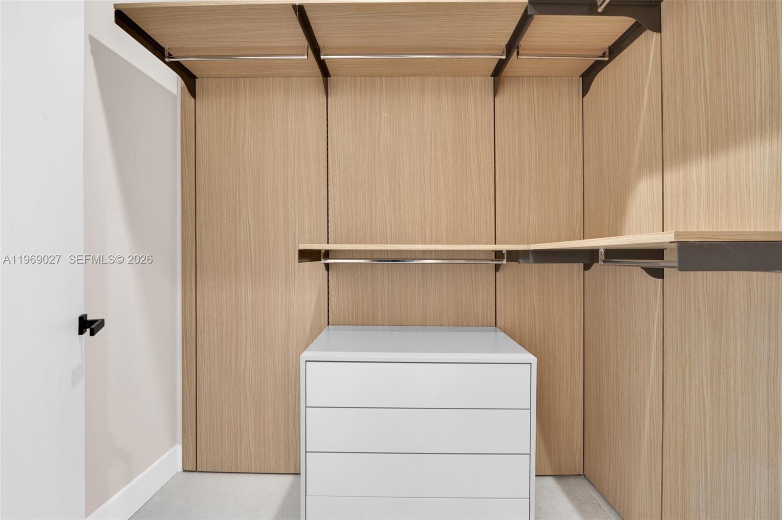 Building Photo - 920 NE 17th Ave