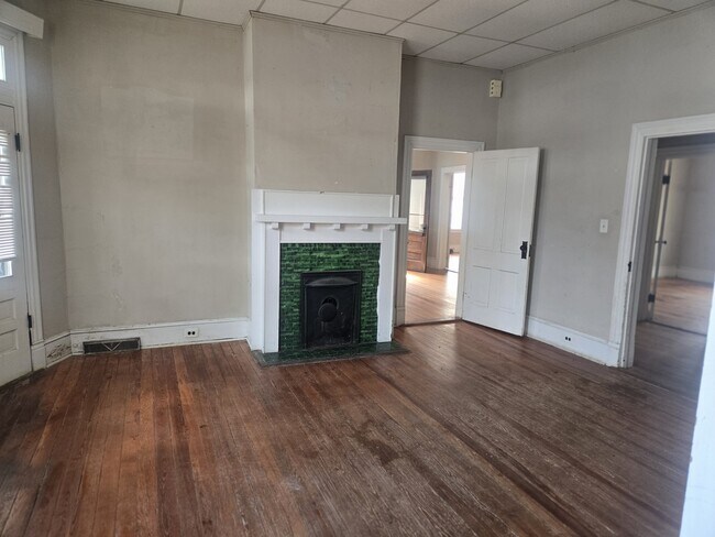 Building Photo - 212 E Capitola Ave