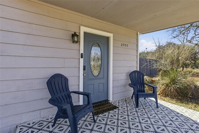 Building Photo - 2505 Belaire W Ln