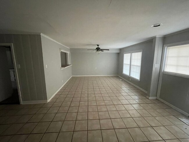 Building Photo - 4 Bedroom, 2 Bath  in the heart of Abilene!!