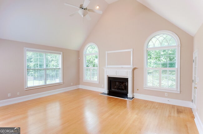 Building Photo - 8008 Revere Dr