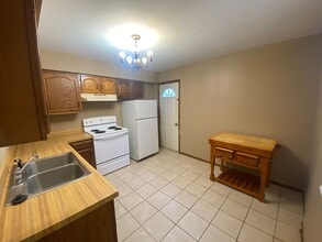 Building Photo - 2328 Mitchell Ave