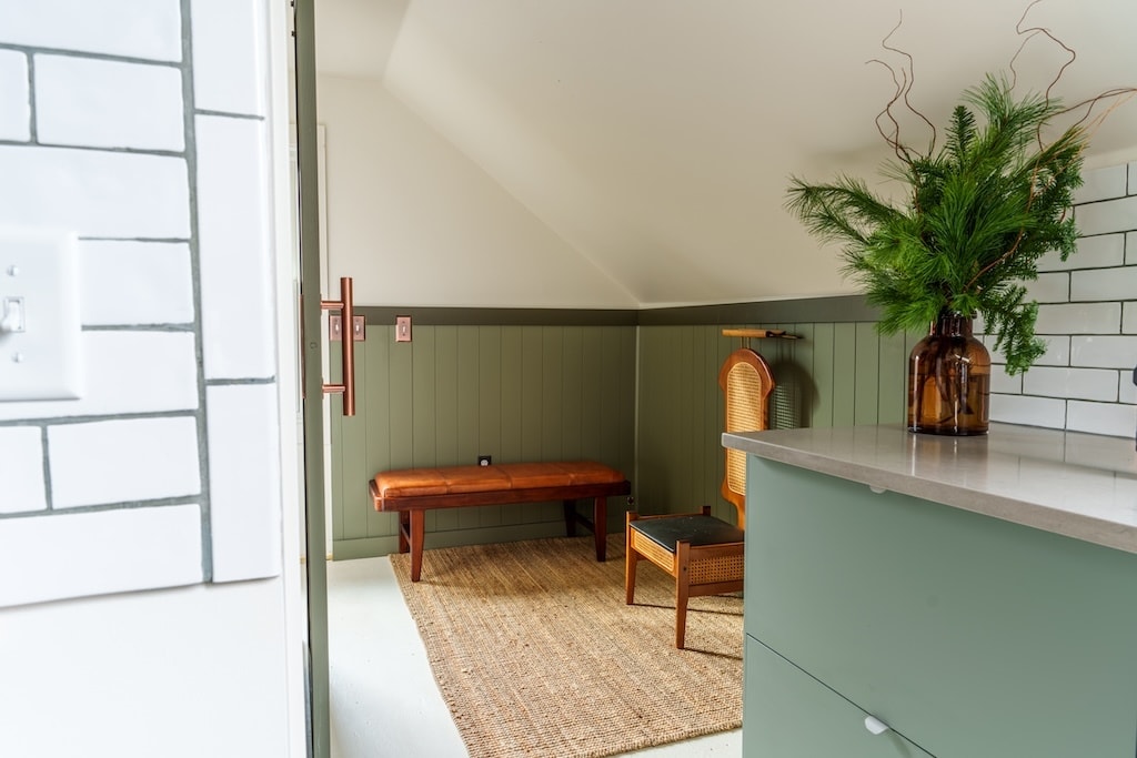 Building Photo - 824 5th St NE