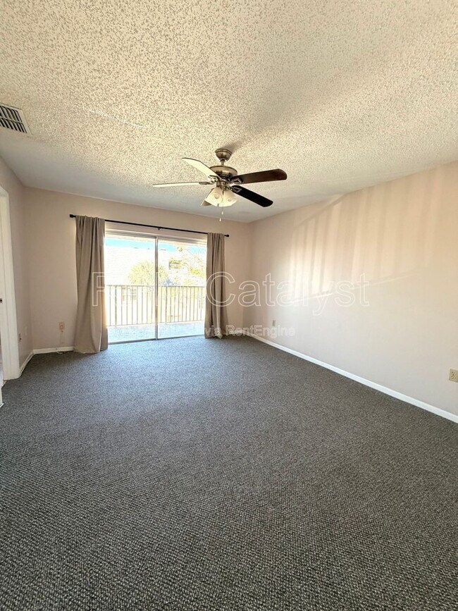 Building Photo - 255 Capri Cir N