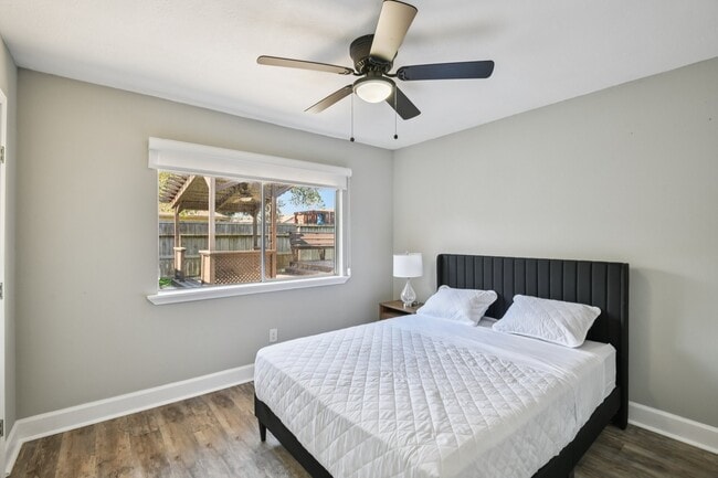 Building Photo - 15642 Pagehurst Dr