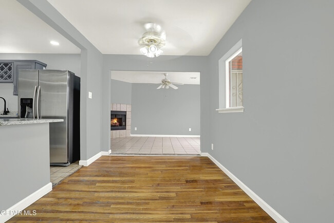 Building Photo - 4309 Mobile Ave