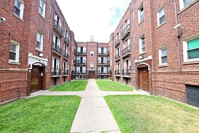 Building Photo - 6100 Eberhart