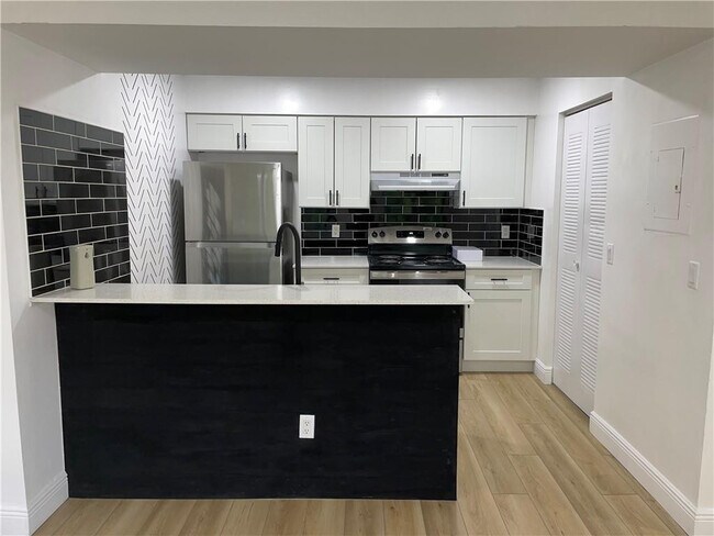 Building Photo - 1223 SW 46th Ave