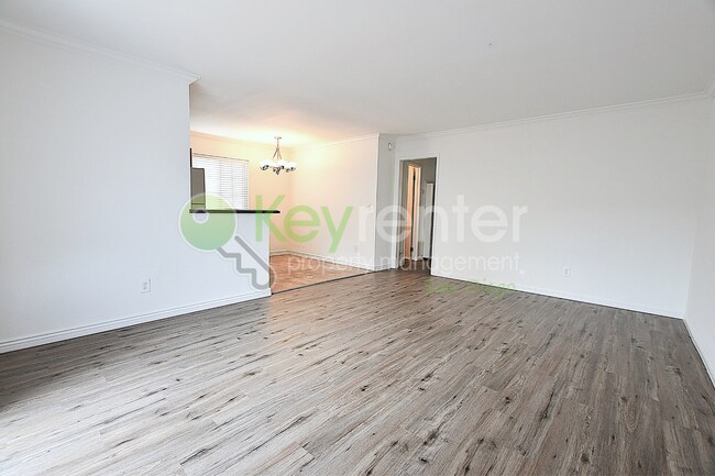 Building Photo - Pacific Beach Gem | Walking Distance to the Beach