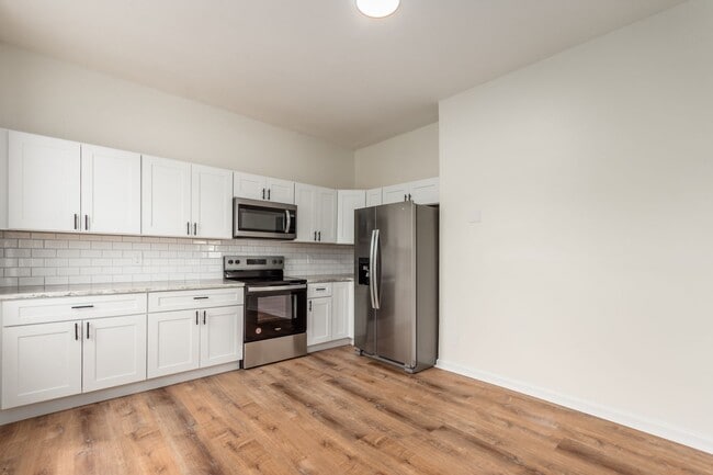 Building Photo - 865 Old Leonard Ave