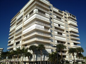 Building Photo - 877 N Hwy A1A