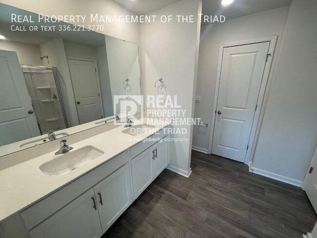 Building Photo - Brand New End Unit -3 Bd/2.5Ba Townhouse i...