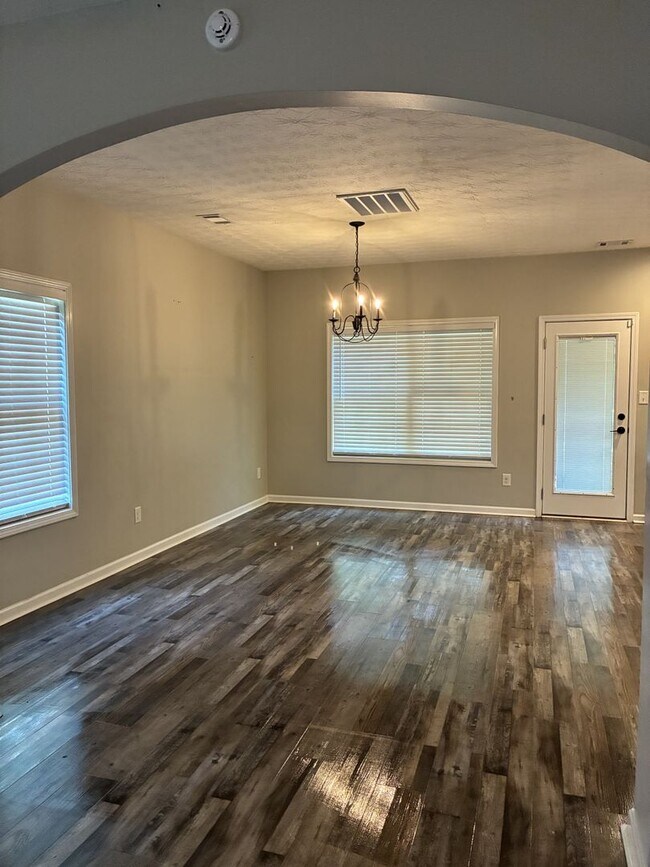 Building Photo - Phenix City home available to rent with 3 bedrooms and 2.5 bathrooms