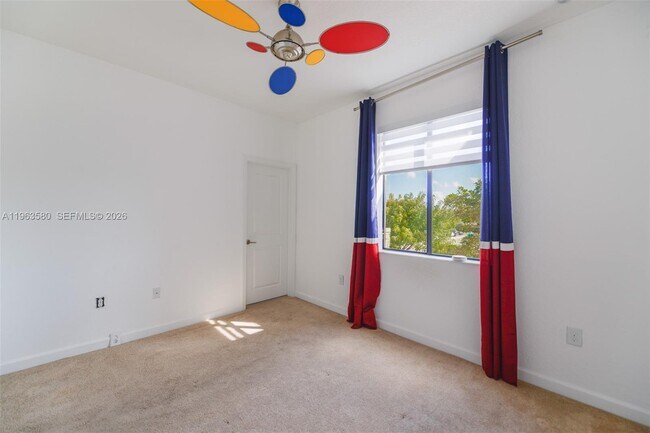 Building Photo - 20814 NE 5th Ct