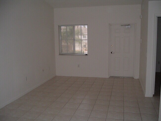 Building Photo - 3482 Briar Bay Blvd