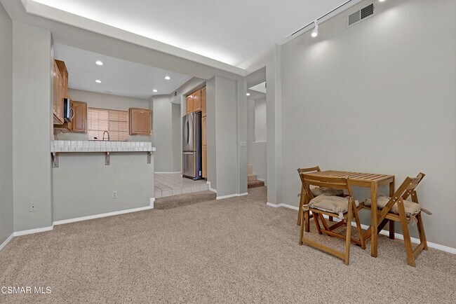 Building Photo - 1048 Mountain Oak Pl