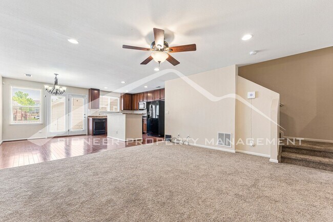 Building Photo - Charming Townhome with 1 Car Garage and Central A/C