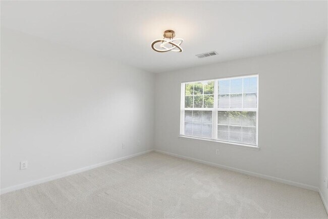 Building Photo - 6710 Stoneleigh Way