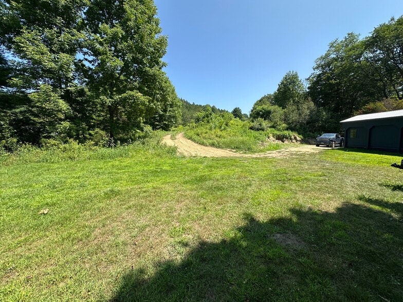 Primary Photo - 71 Dairy Hill Rd