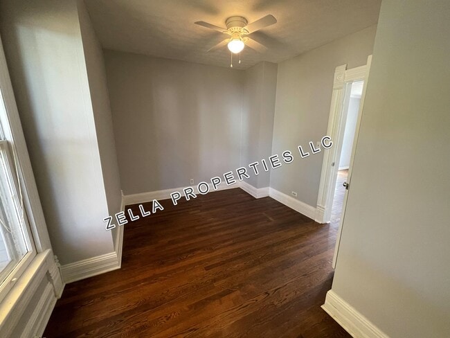 Building Photo - 407 E Burgess St