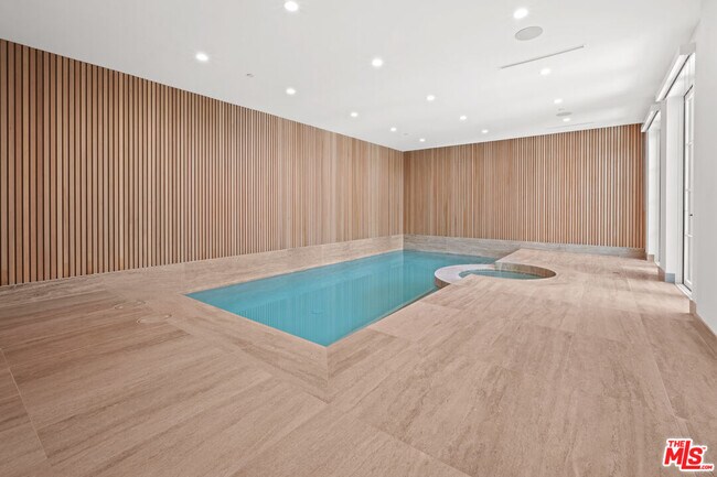 Building Photo - 616 N Alpine Dr