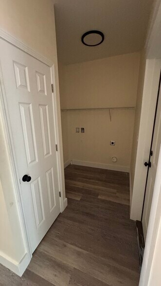 Building Photo - 1322 Fairland Ave